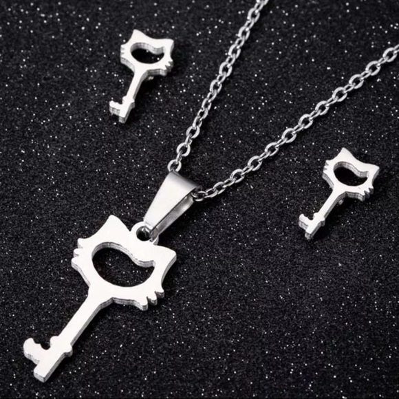 SILVER - HELLO KITTY ♡ Stainless Steel GIFT SET - Picture 1 of 4